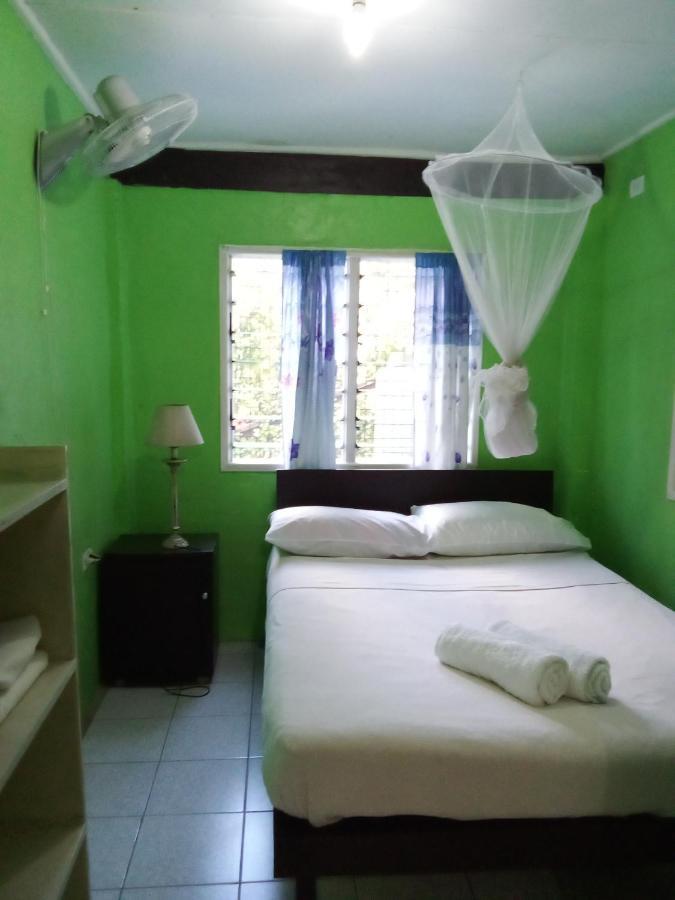 Island Home Honiara Buitenkant foto